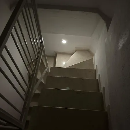 400 M Away From Long With Wifi And Airconditioner Kusadası