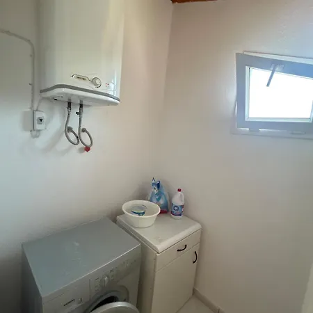 400 M Away From Long With Wifi And Airconditioner Prázdninový dům