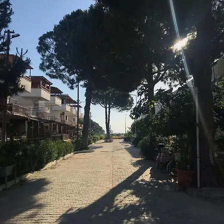 400 M Away From Long With Wifi And Airconditioner Prázdninový dům Kusadası