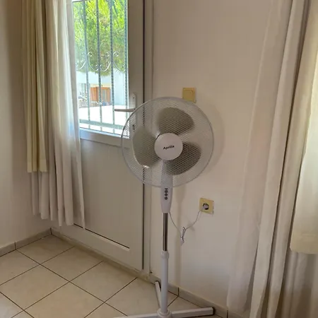 400 M Away From Long With Wifi And Airconditioner Kusadası