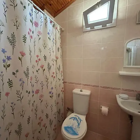 Holiday home Charming Steps From Long With Wifi