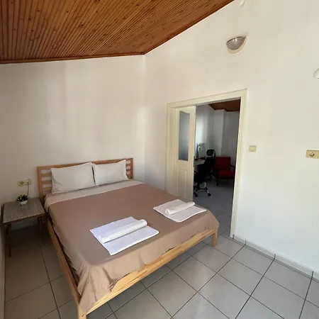 Hébergement de vacances Charming Steps From Long With Wifi Kusadası