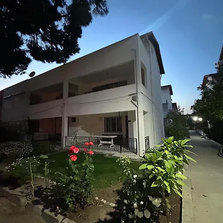 Charming Steps From Long With Wifi *