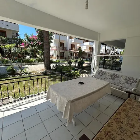 Charming Steps From Long With Wifi Hébergement de vacances