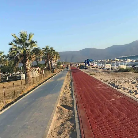 Hébergement de vacances Charming Steps From Long With Wifi Kusadası