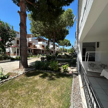 Hébergement de vacances Charming Steps From Long With Wifi