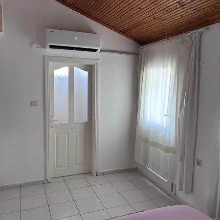 400 M Away From Long With Wifi And Airconditioner Case de vacanță