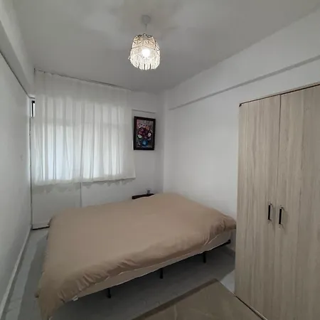400 M Away From Long With Wifi And Airconditioner بيت للعطل كوشاداسيه