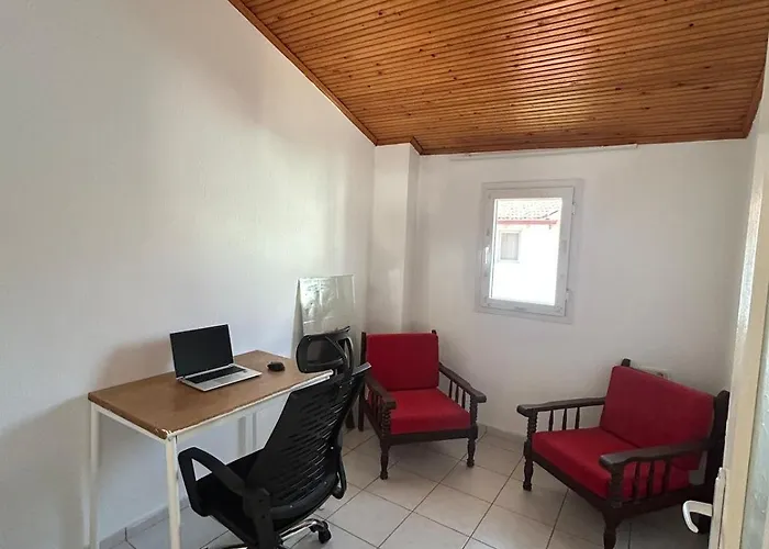 Charming Steps From Long With Wifi * קוסדסי