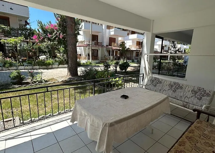 Charming Steps From Long With Wifi Feriehus