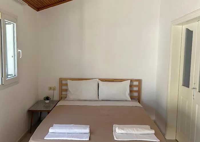 Charming Steps From Long With Wifi Feriehus *