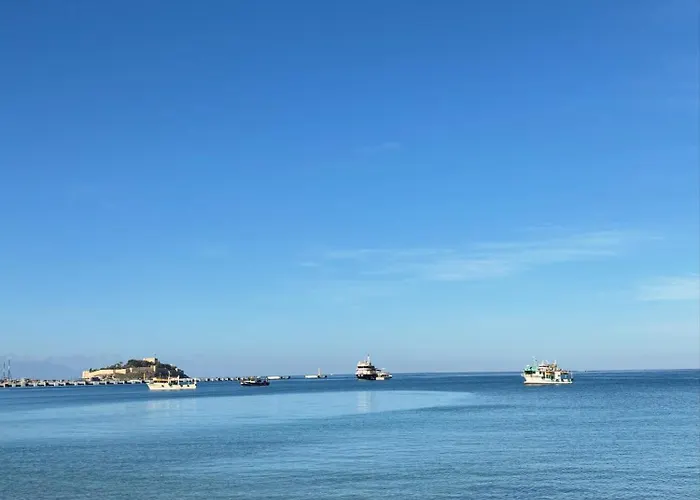 Charming Steps From Long With Wifi Feriehus *