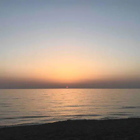 بيت للعطل Charming Steps From Long With Wifi *