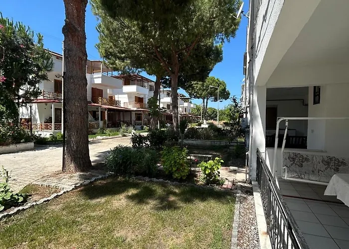 Дом отдыха Charming Steps From Long With Wifi