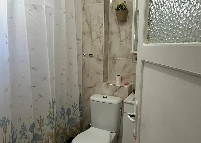 Дом отдыха Charming Steps From Long With Wifi *