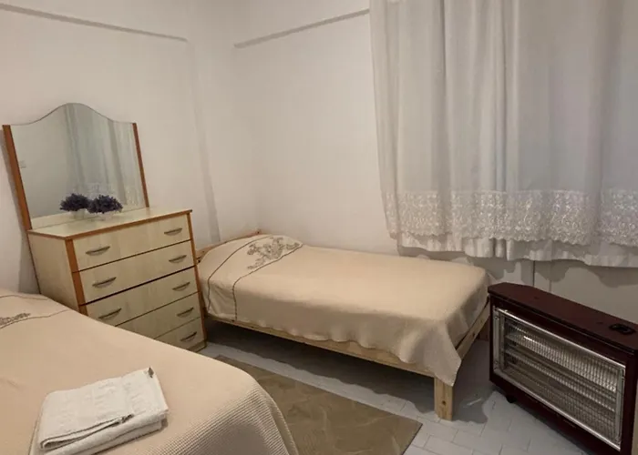 Дом отдыха Charming Steps From Long With Wifi